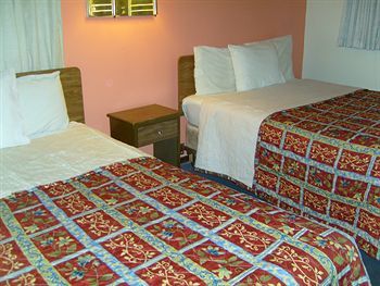 Aqua Mar Motel 2*